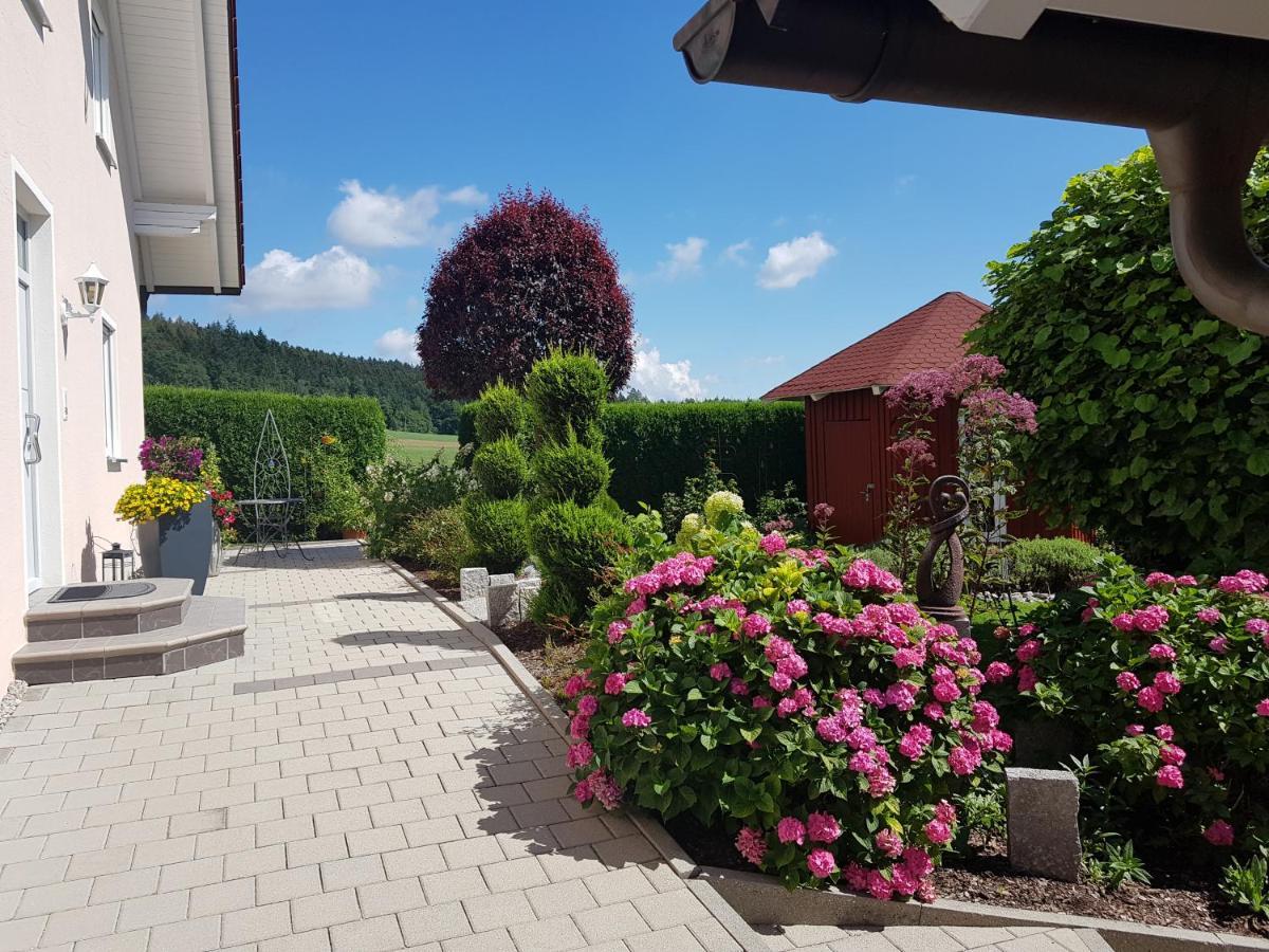Ferienwohnung Toni Mit Balkon Und Garten Pemfling المظهر الخارجي الصورة